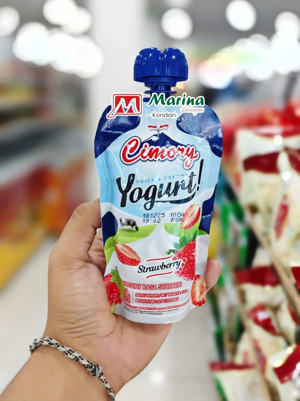 Cimory Squeeze Yogurt Strawberry 120gr